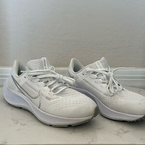 Nike Women's White Air Zoom Pegasus Sneakers 38